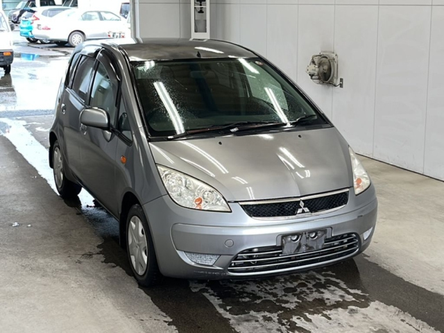 MITSUBISHI COLT 2010