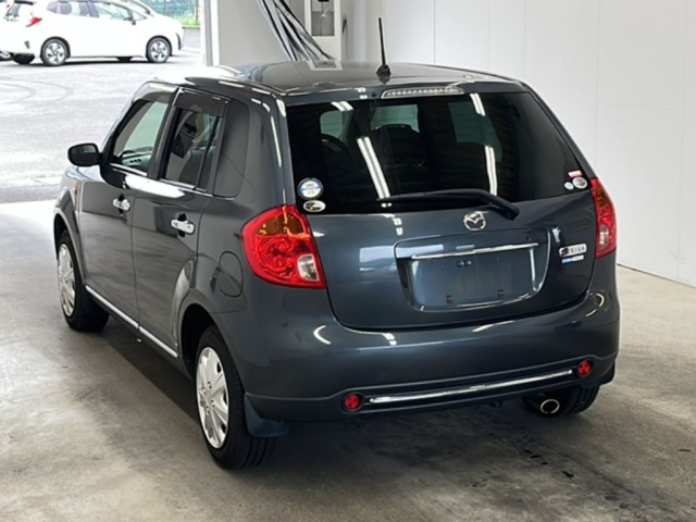 MAZDA VERISA 2011