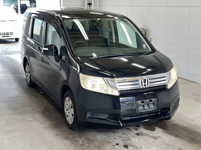 HONDA STEP WAGON 2011