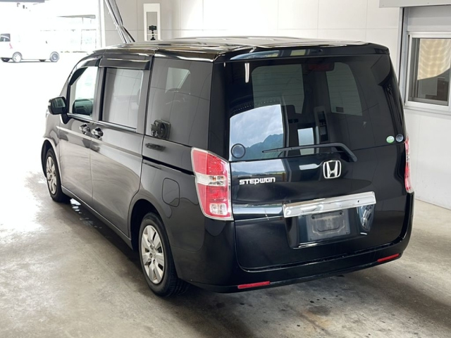 HONDA STEP WAGON 2011