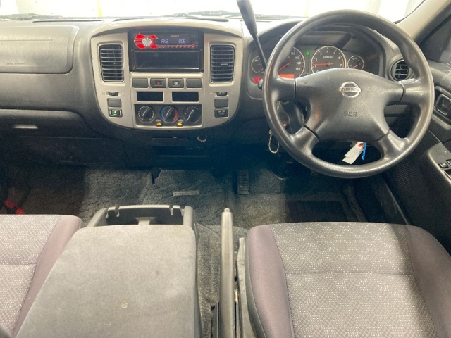 NISSAN CARAVAN 2011