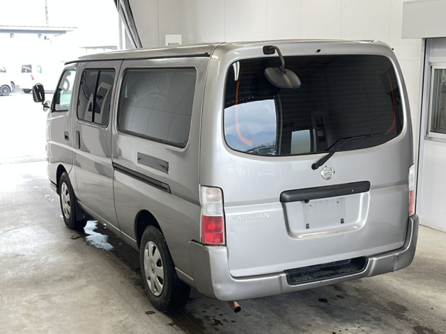 NISSAN CARAVAN 2011