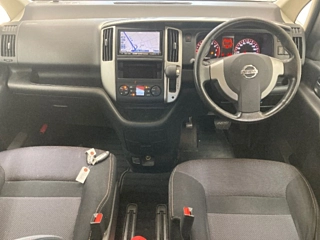 NISSAN SERENA 2010