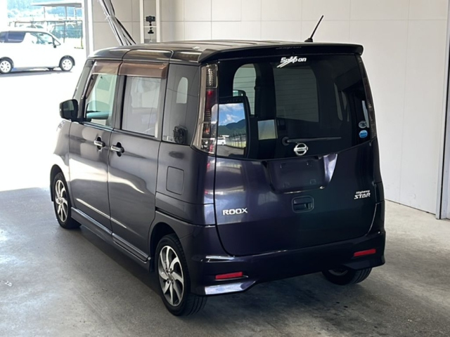 NISSAN ROOX 2010