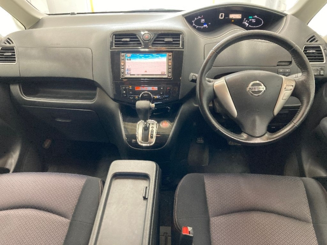 NISSAN SERENA 2011