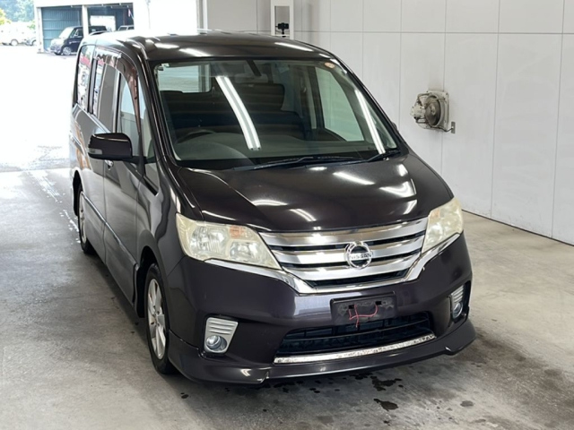 NISSAN SERENA 2011