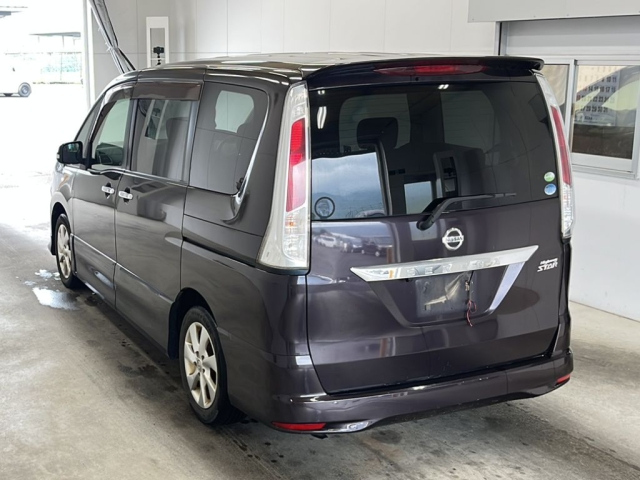 NISSAN SERENA 2011