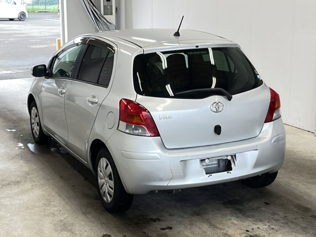 TOYOTA VITZ 2010