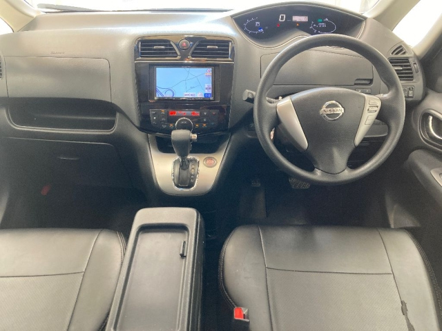 NISSAN SERENA 2014