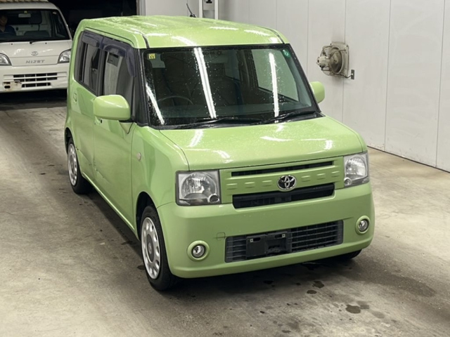 TOYOTA PIXIS SPACE 2014