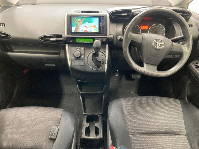 TOYOTA WISH 2012