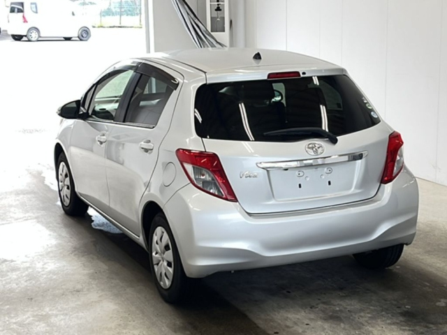 TOYOTA VITZ 2012