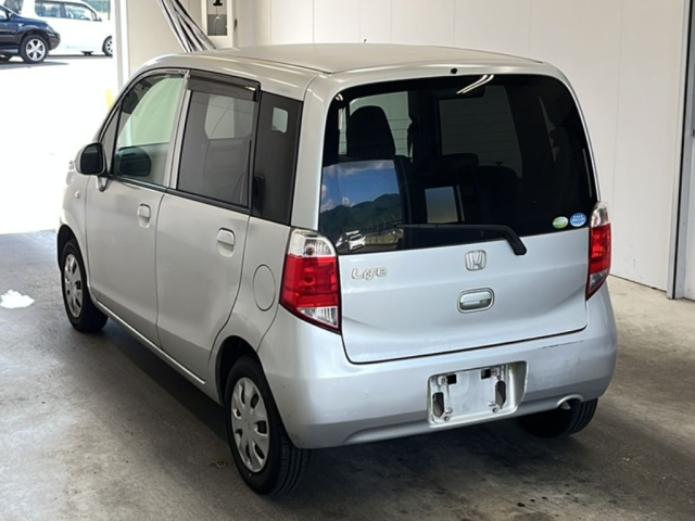 HONDA LIFE 2011