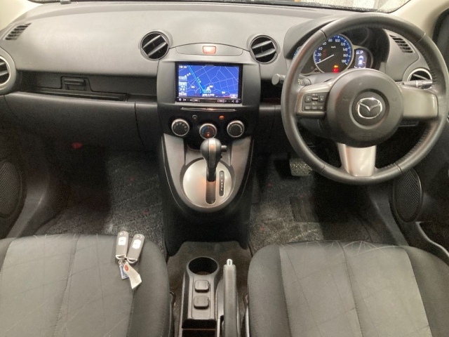 MAZDA DEMIO 2011