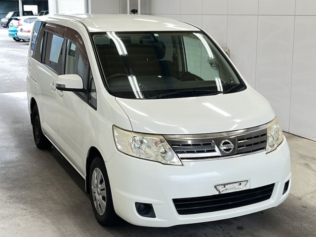 NISSAN SERENA 2010