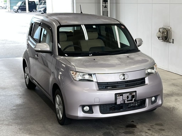 TOYOTA BB 2010