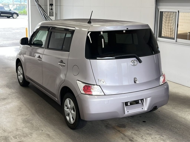 TOYOTA BB 2010