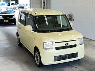 TOYOTA PIXIS SPACE 2015