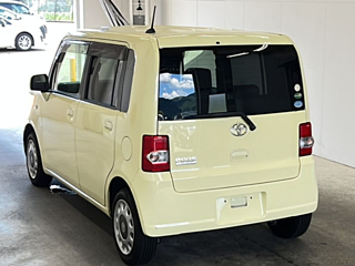 TOYOTA PIXIS SPACE 2015