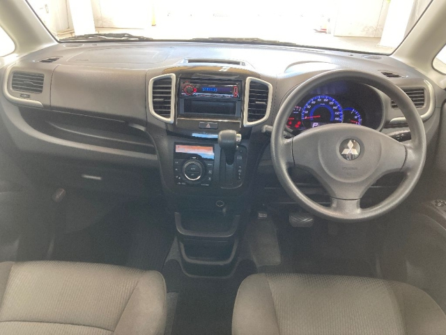 MITSUBISHI DELICA D2 2011