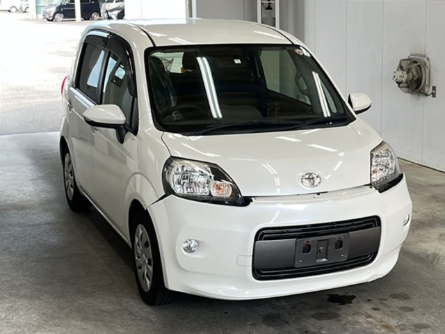 TOYOTA PORTE 2016