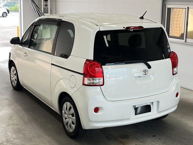 TOYOTA PORTE 2016