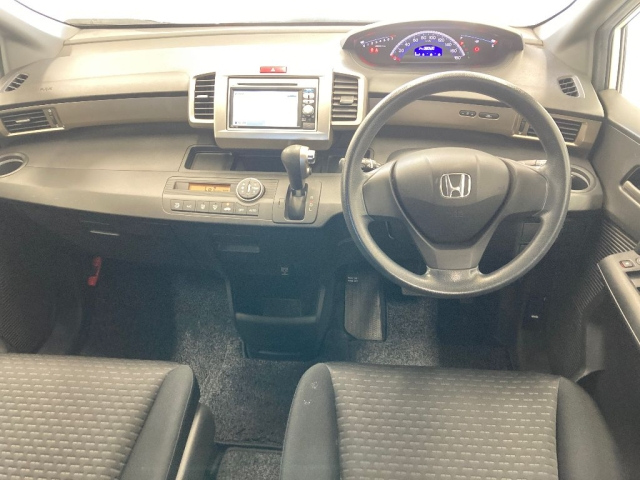 HONDA FREED 2010