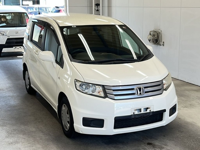 HONDA FREED 2010