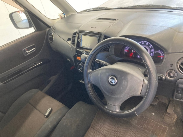 NISSAN ROOX 2010