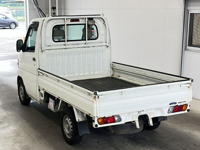 NISSAN CLIPPER TRUCK 2011