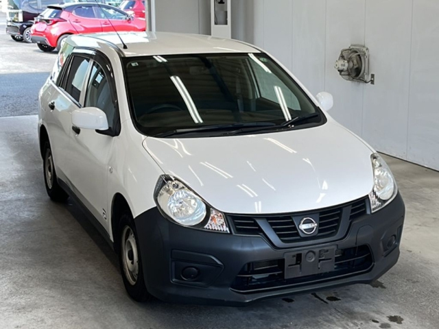 NISSAN AD 2021