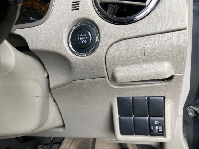 NISSAN ROOX 2012