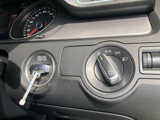 VOLKSWAGEN PASSAT VARIANT 2013