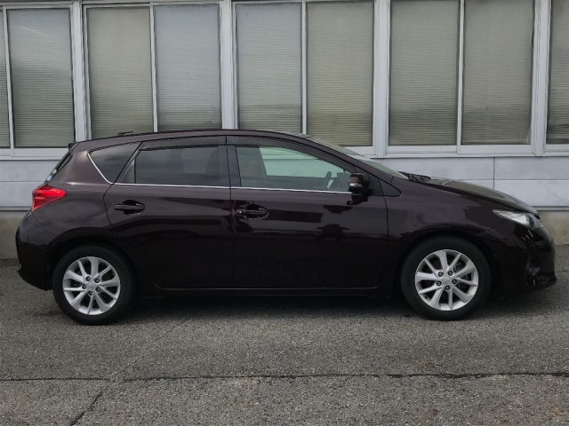 TOYOTA AURIS 2015