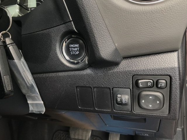 TOYOTA AURIS 2015
