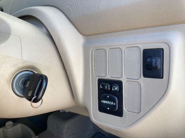 DAIHATSU ESSE 2011