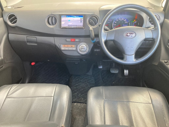 SUBARU LUCRA 2010