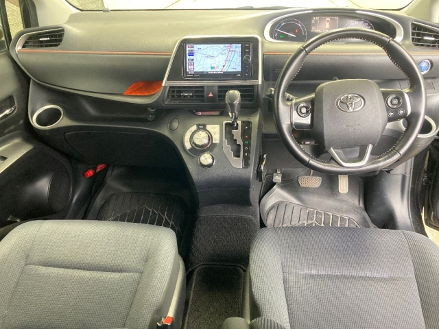 TOYOTA SIENTA 2015