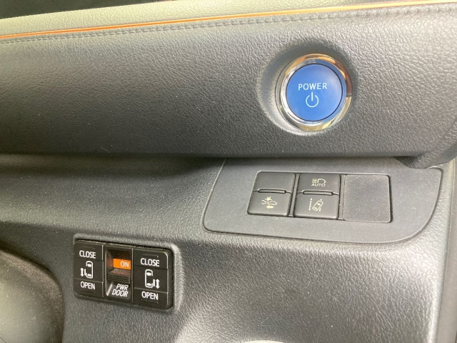 TOYOTA SIENTA 2015