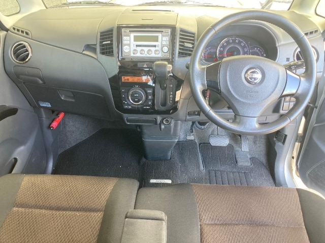 NISSAN ROOX 2010