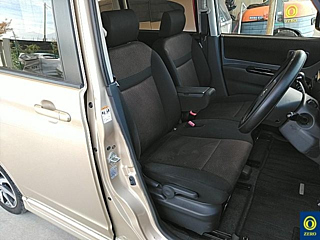 NISSAN ROOX 2011