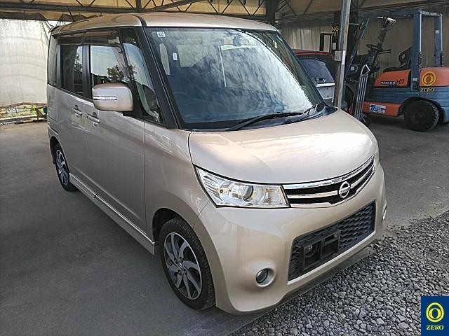 NISSAN ROOX 2011