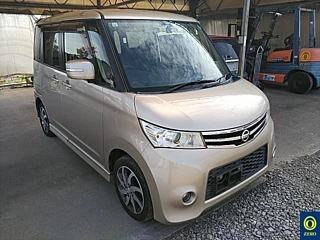 NISSAN ROOX 2011