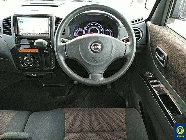 NISSAN ROOX 2010