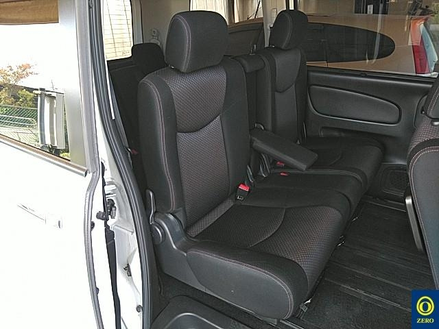 NISSAN SERENA 2010