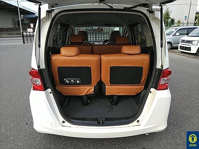 HONDA FREED 2009