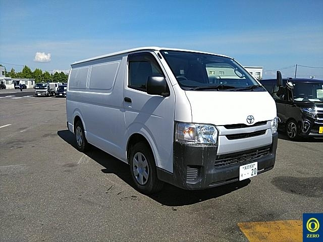 TOYOTA HIACE VAN 2017