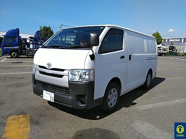 TOYOTA HIACE VAN 2017