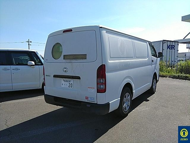 TOYOTA HIACE VAN 2017