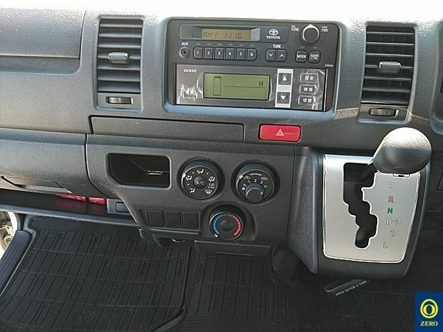 TOYOTA HIACE VAN 2017